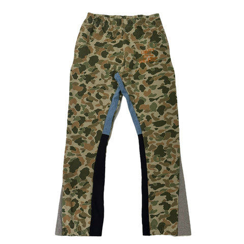 GALLERY DEPT. SWEATPANT FLARE |Frog Camo Plains